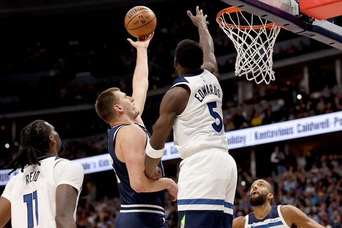 NBA-爱德华兹三分绝杀掘金，森林狼终结对手14连胜登顶西部引热议
